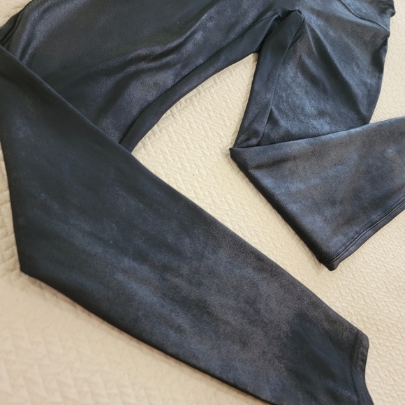 Spanx Black Shiny Leggings Cloud Pattern Shimmer Size Medium Shaping Casual - Picture 2 of 14